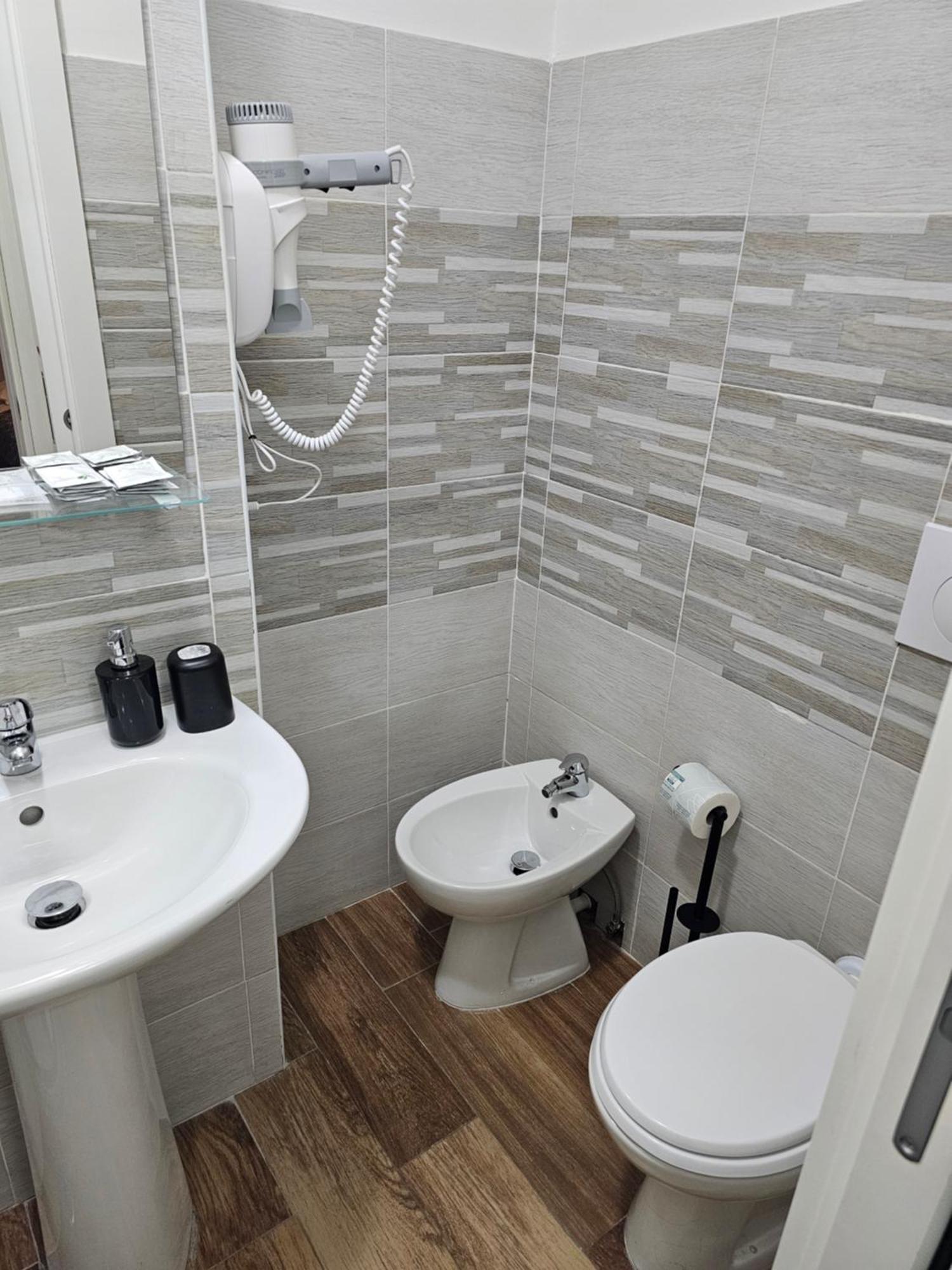 Trastevere Guestrooms โรม ภายนอก รูปภาพ